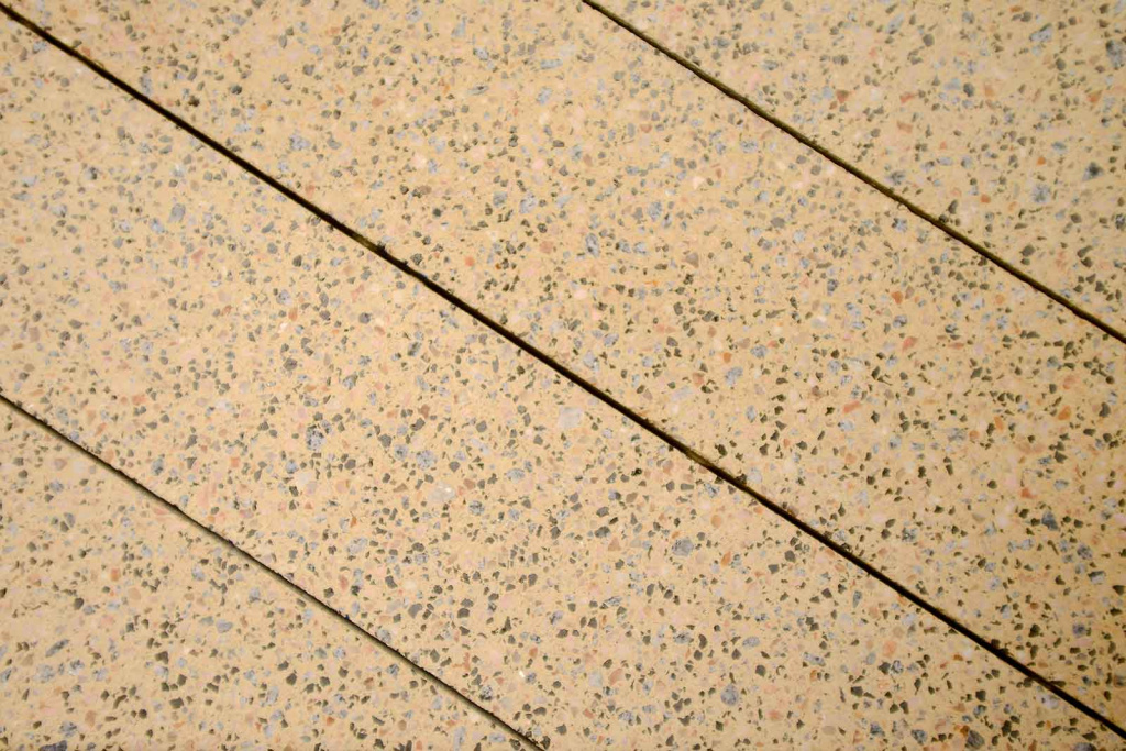 Тротуарная плитка Готика Granite FINO, Жельтау, Полигональ, 893х780х80 мм
